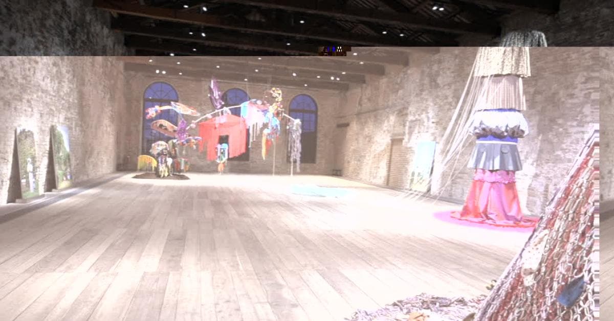 Biennale Arte 2026: "Un bacio sugli occhi" di Nilbar Güreş al