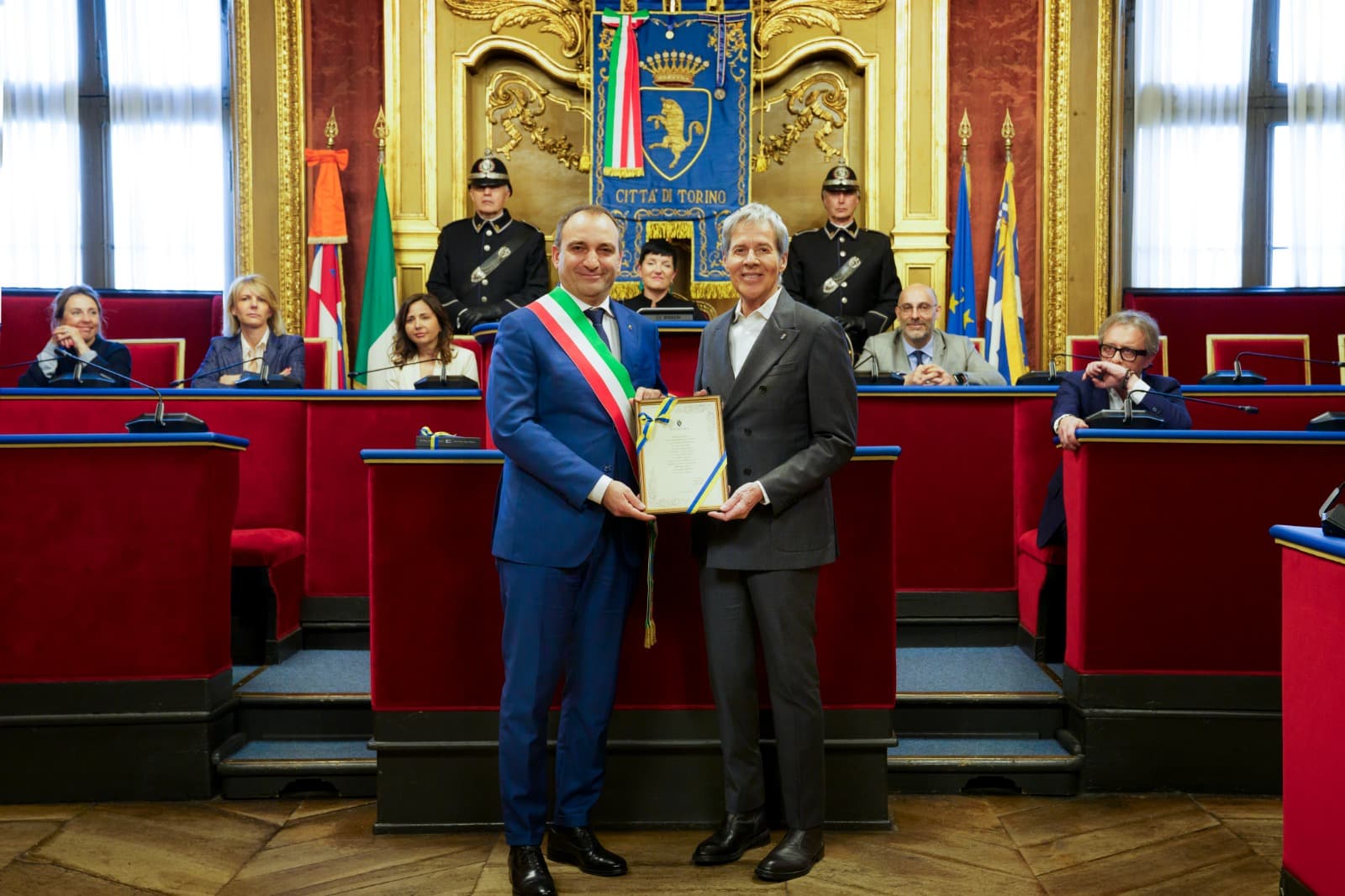 Claudio Baglioni omaggiato a Palazzo Civico: Torino pronta per il gran