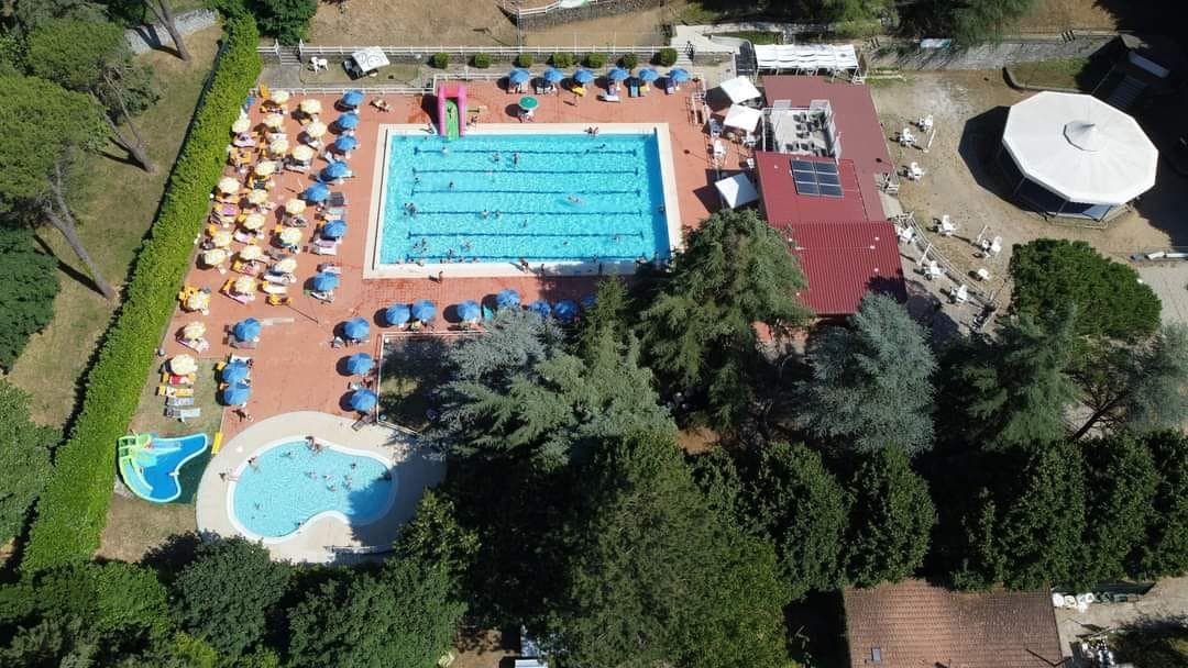 Estate 2026 al Parco Bar Piscina Marradi: il calendario serale con DJ