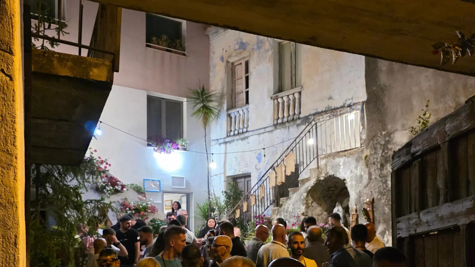 Oliena celebra Nepentes 2026: degustazioni di Cannonau, canti a tenore