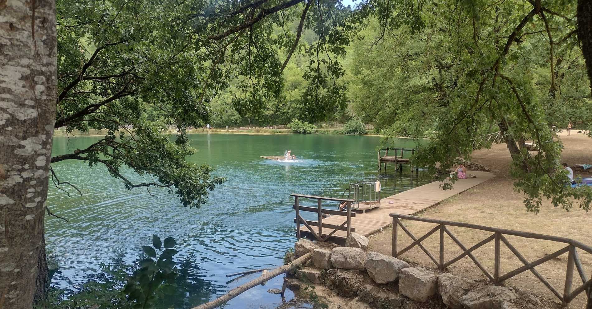 Primavera vicino L’Aquila: 10 borghi, laghi e paesaggi da non perdere