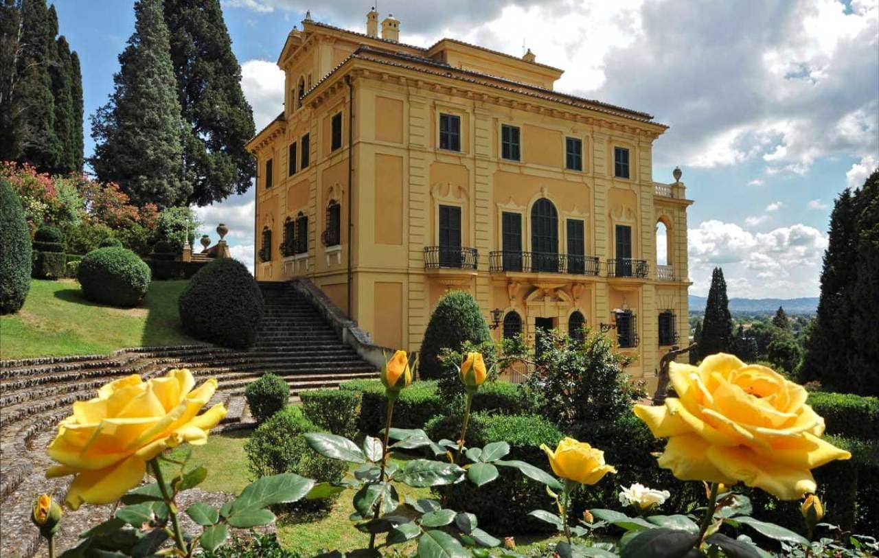 RosaFidelia illumina Villa Fidelia: tre giorni di rose, botanica e